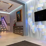 Parliament Square 3*