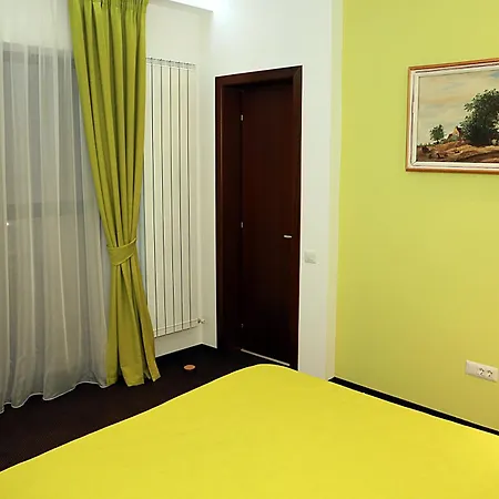 Hotel Parliament Square 3*