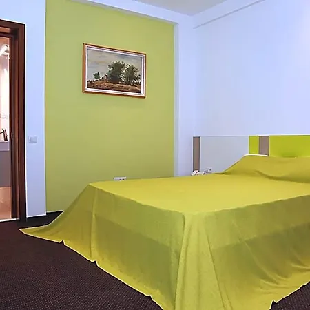 Parliament Square Hotel 3*