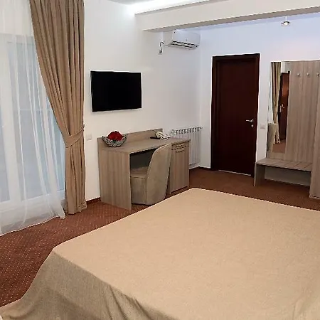 Parliament Square Hotel 3*