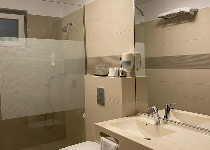 Parliament Square Hotel 3*