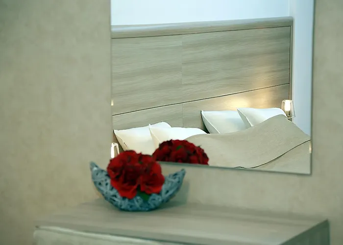 Hotel Parliament Square 3*