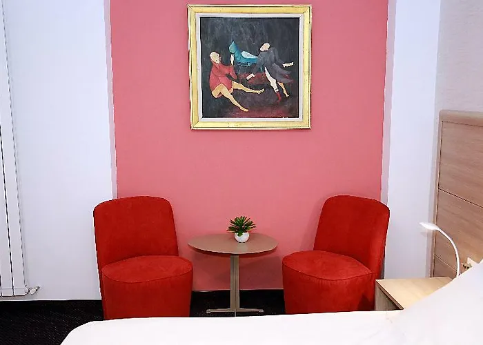 Parliament Square Hotel